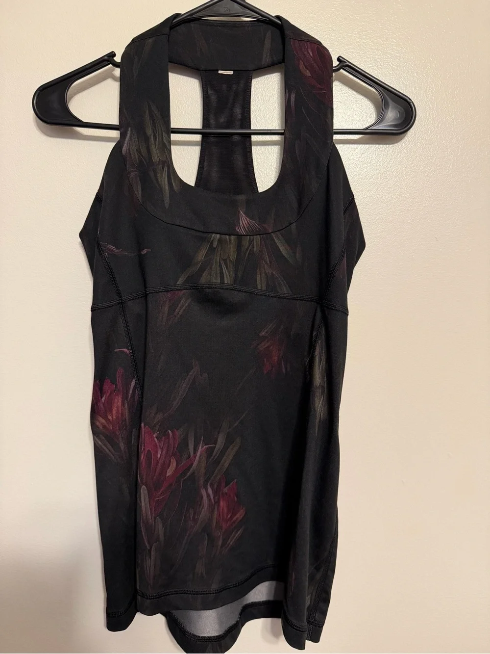 Lululemon Scoop Neck Tank Midnight Iris Multi/Black Best for Size 6 EUC